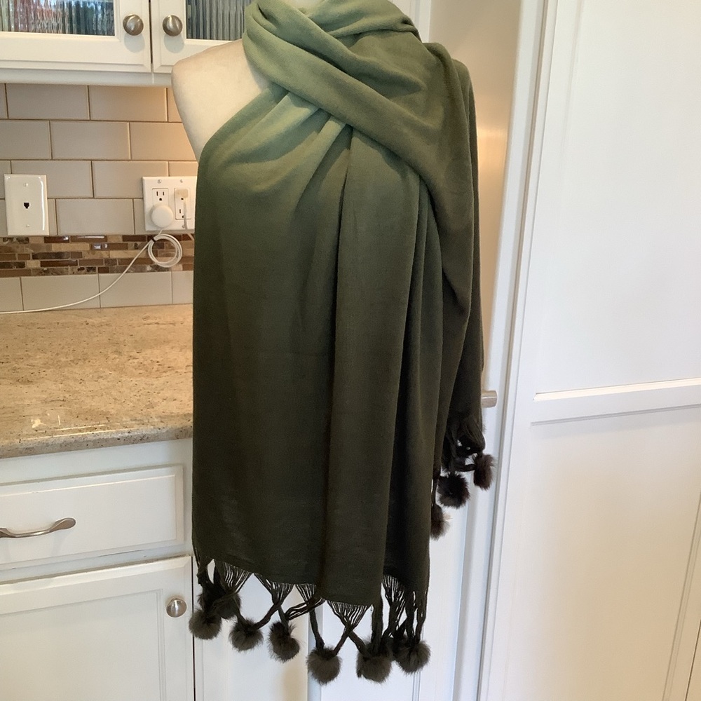 Green Scarf Throw with Tassels Ombré Wrap - Picture 5 of 8